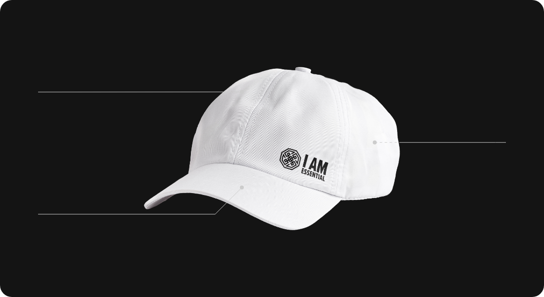 foto em detalhes do boné trucker com tecnologia dry fit para usar em treinos com a logo da essential nutrition